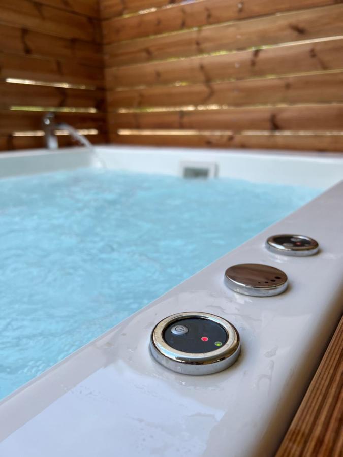 Jacuzzi Studio Close To Athens Airport!! باليني المظهر الخارجي الصورة